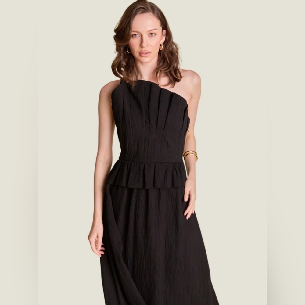 Women's Clothing (A23) - Picture 3 of 9